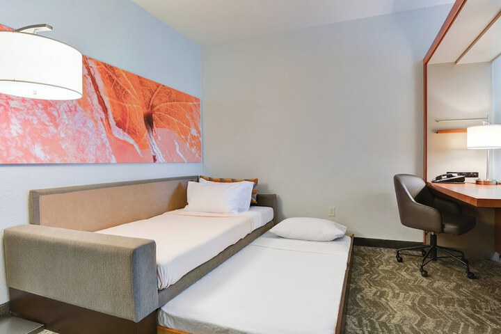 Room 20 of 39