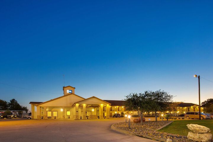 Hotel 2 of 25