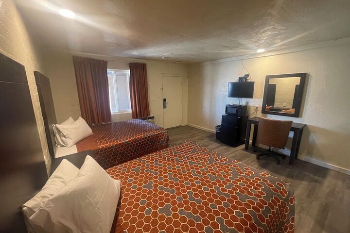 Room 14 of 16
