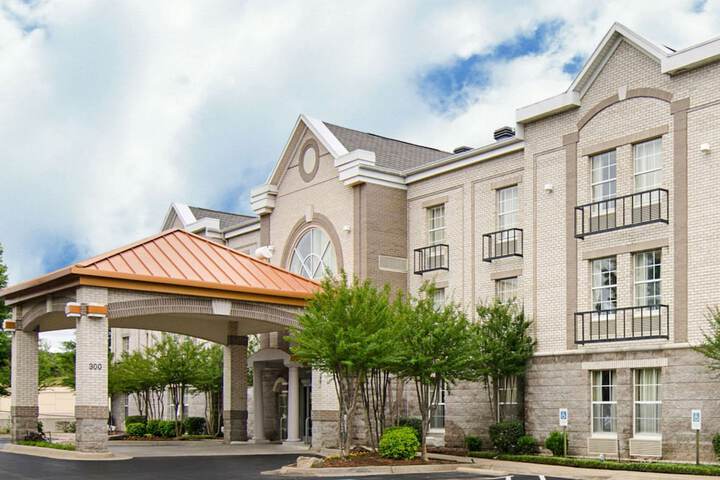 Quality Inn & Suites Little Rock West