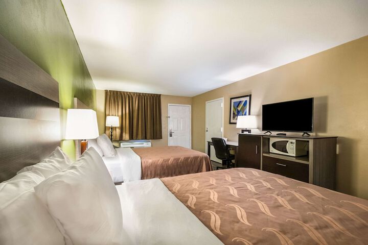 Room 27 of 39