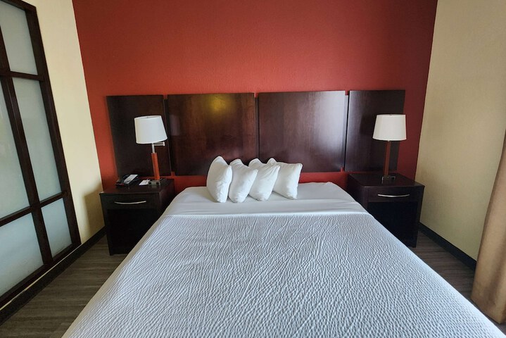 Room 16 of 32