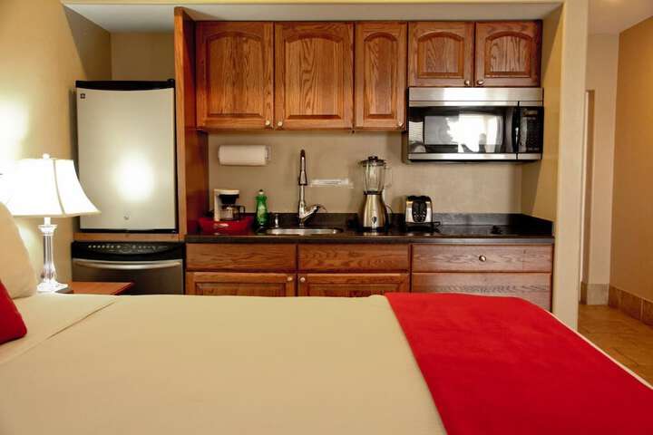 Lake Grassy Inn & Suites