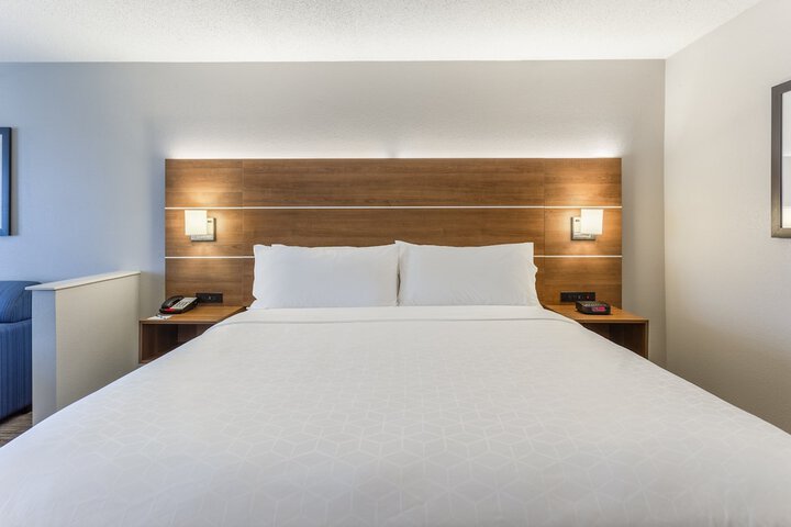 Holiday Inn Express & Suites OFallon / Shiloh by IHG