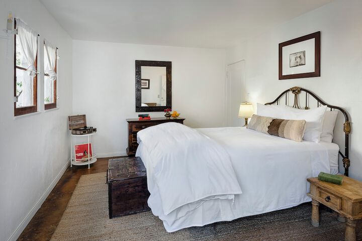 Room 35 of 253