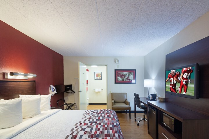 Room 28 of 33