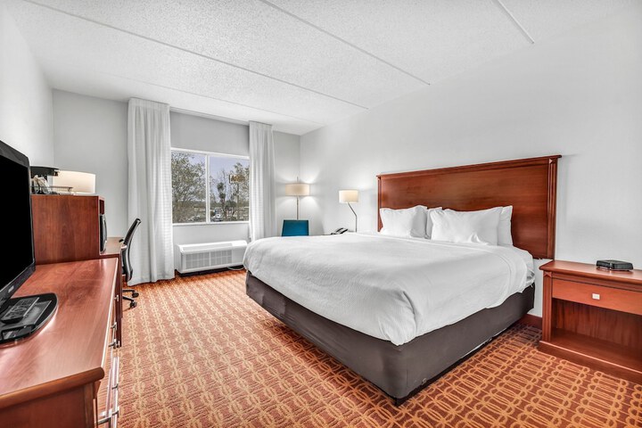 Room 52 of 70