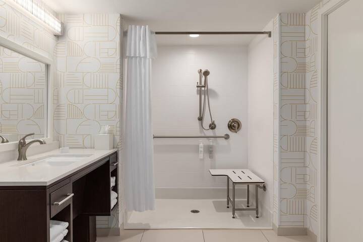 Home2 Suites by Hilton Bowling Green Hotel