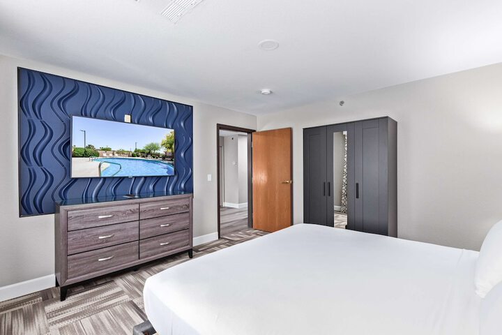 Room 17 of 25
