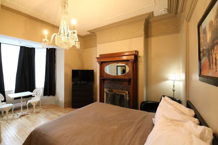 Room 6 of 40