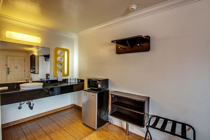 Room 20 of 31