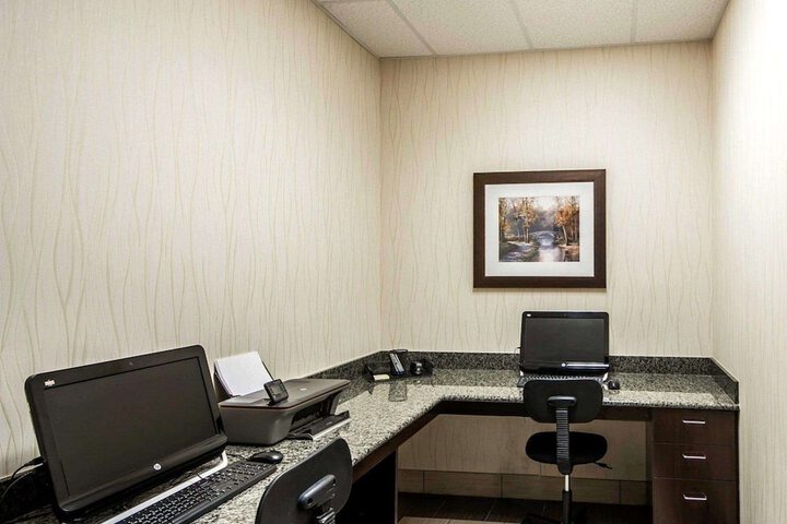 Business Center 36 of 36