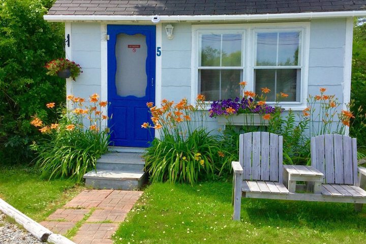 Isleview Motel and Cottages
