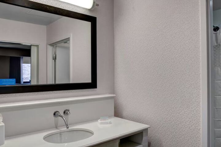Hampton Inn & Suites Richmond - Downtown