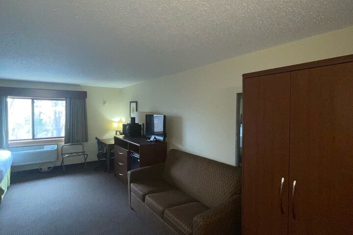 Room 22 of 32
