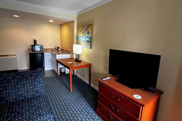 Room 30 of 47