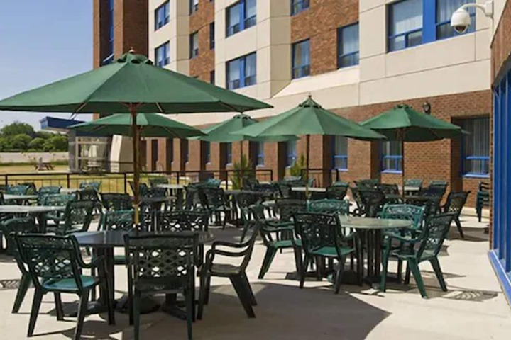 Residence & Conference Centre - Barrie