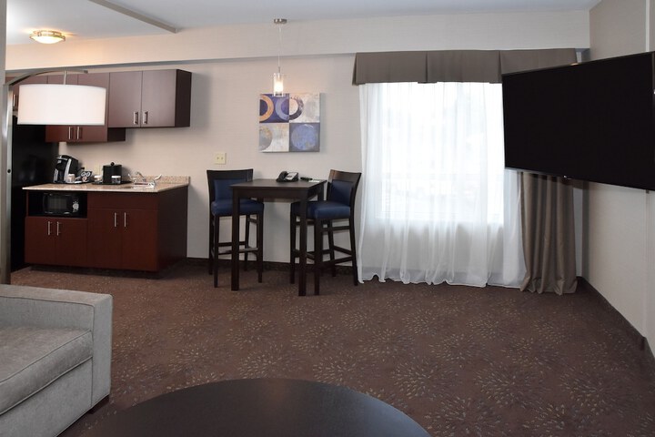 Room 64 of 87