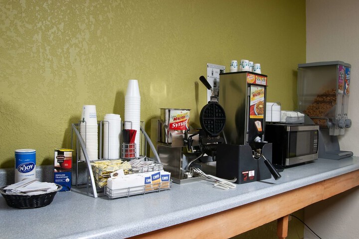 Breakfast/Coffee Service 24 of 25