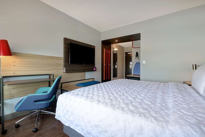 Room 32 of 52