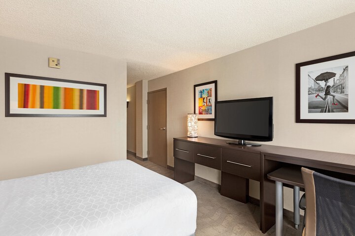 Holiday Inn Boston - Cambridge Area by IHG