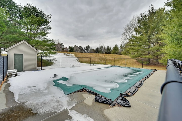 Bright Condo w / Community Perks: Near Ski Quechee!
