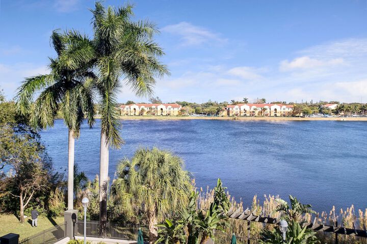 La Quinta Inn & Suites by Wyndham Ft. Lauderdale Airport
