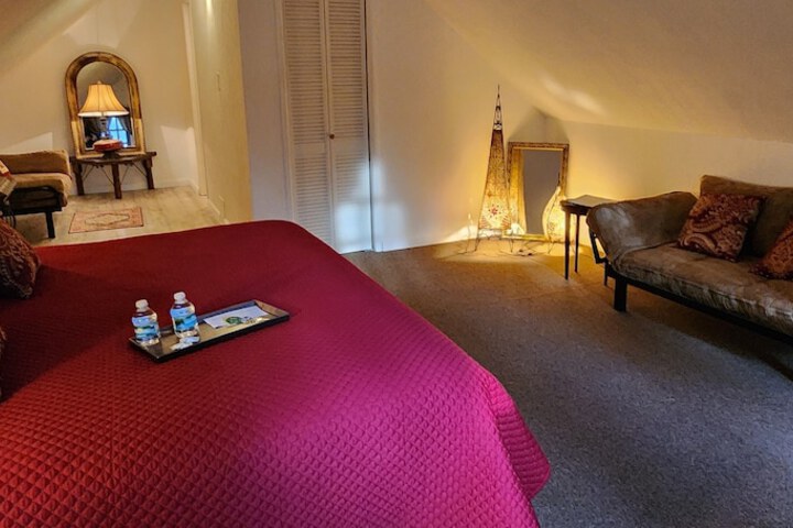 Room 18 of 104