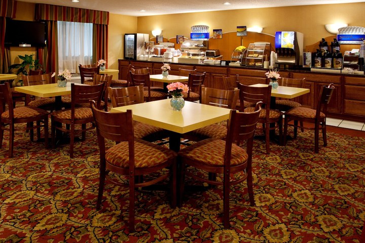 Holiday Inn Express Mt. Vernon by IHG