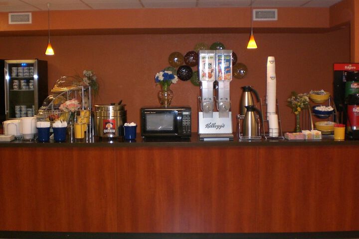 Breakfast/Coffee Service 18 of 21