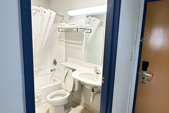 Room 8 of 35