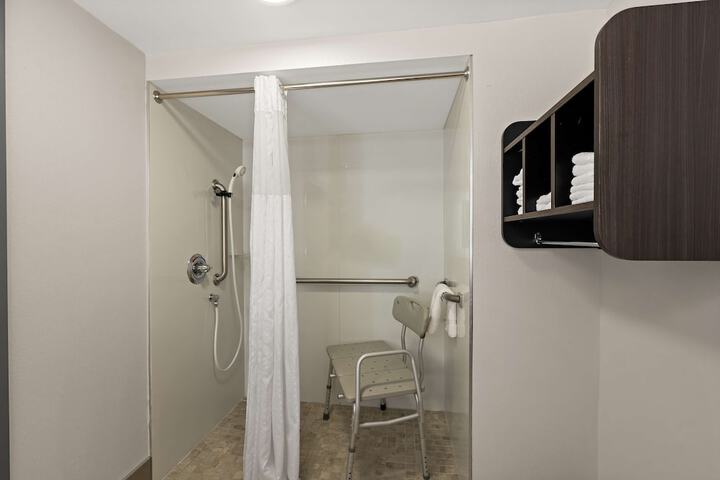 Room 21 of 39