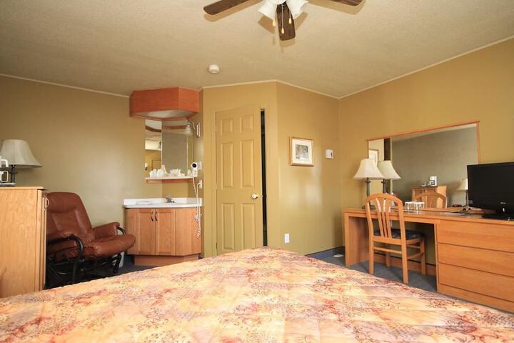 Room 9 of 36