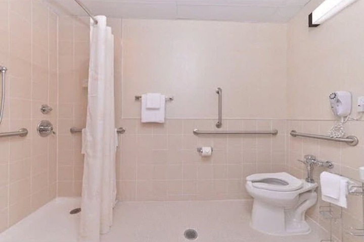 Room 27 of 59