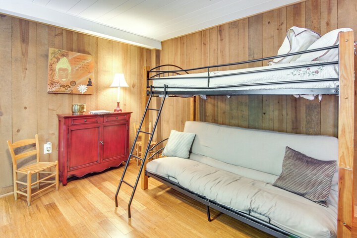 Hot Tub & Boat Dock: Lovely Lake Lure Retreat