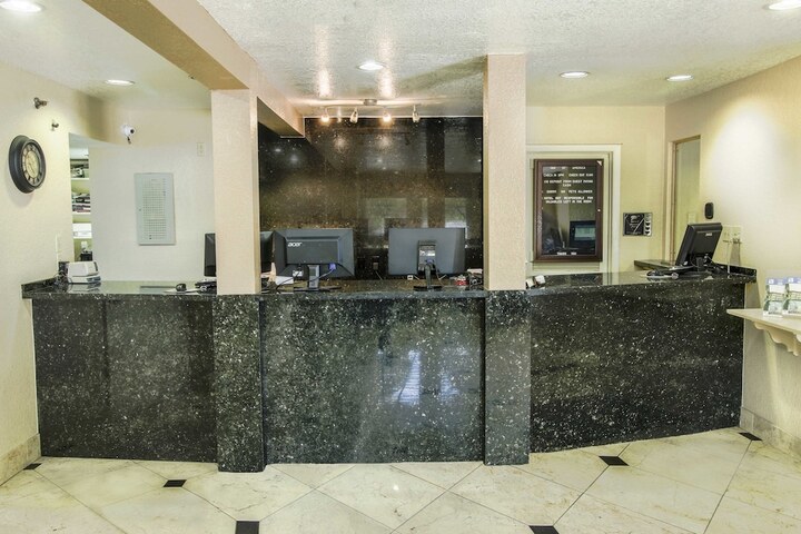 Hotel Interior 7 of 18