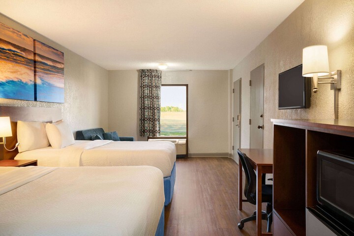Days Inn by Wyndham Dillon