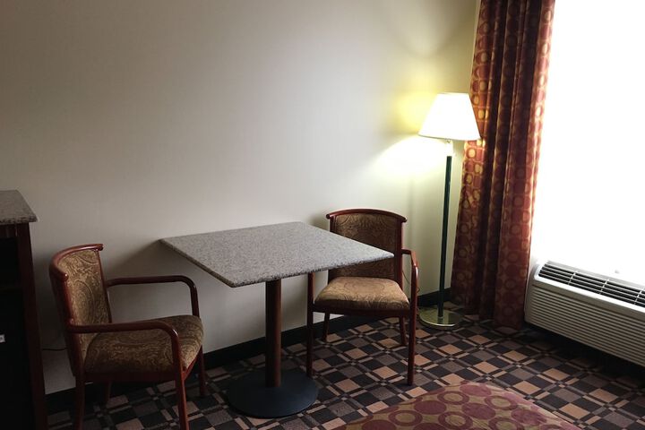 Cabot Inn & Suites