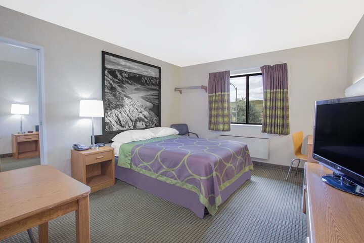 Super 8 by Wyndham Havre