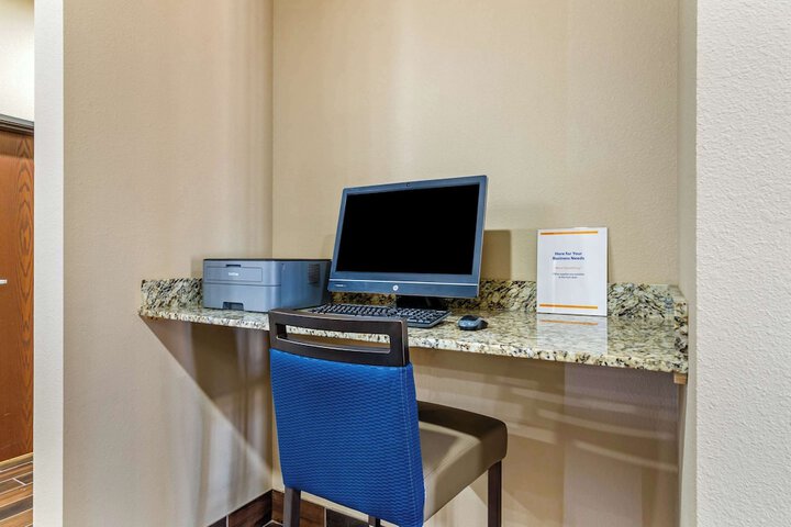 Comfort Inn & Suites Salina North