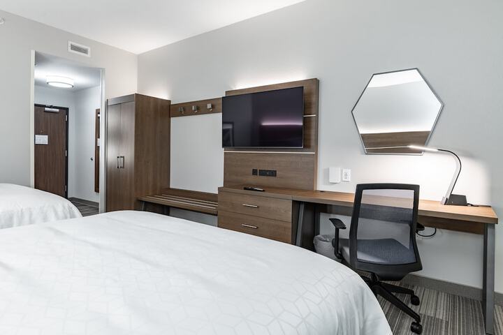 Room 52 of 79