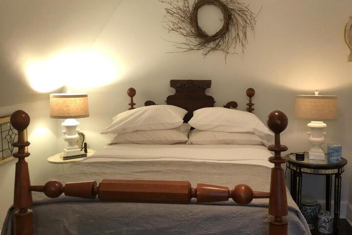 Riverside Gables Bed and Breakfast