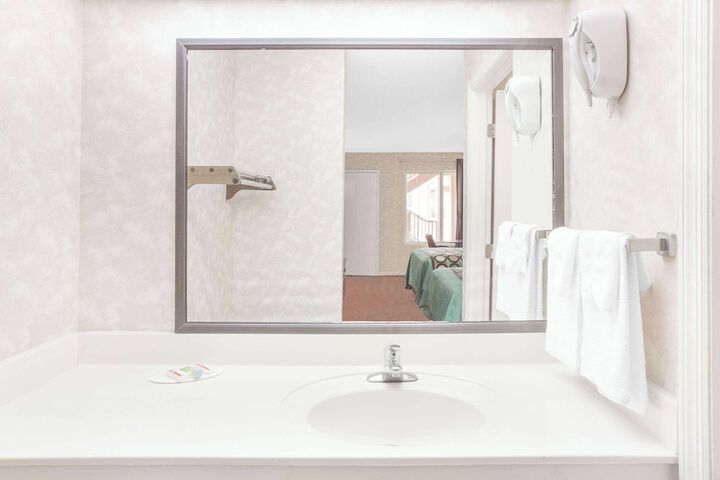 Room 13 of 15