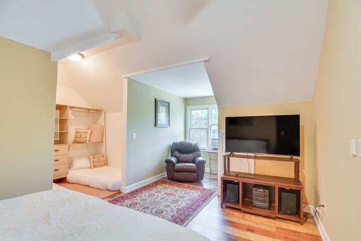Luxury Estate: Game Room & Pickleball Court