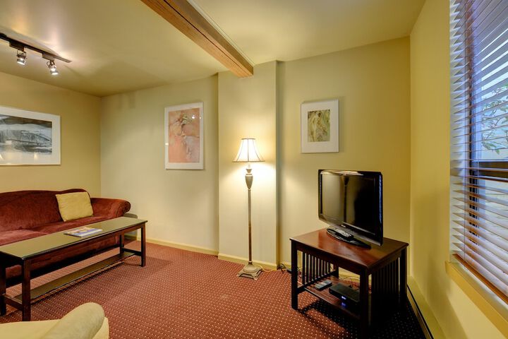 Room 18 of 38