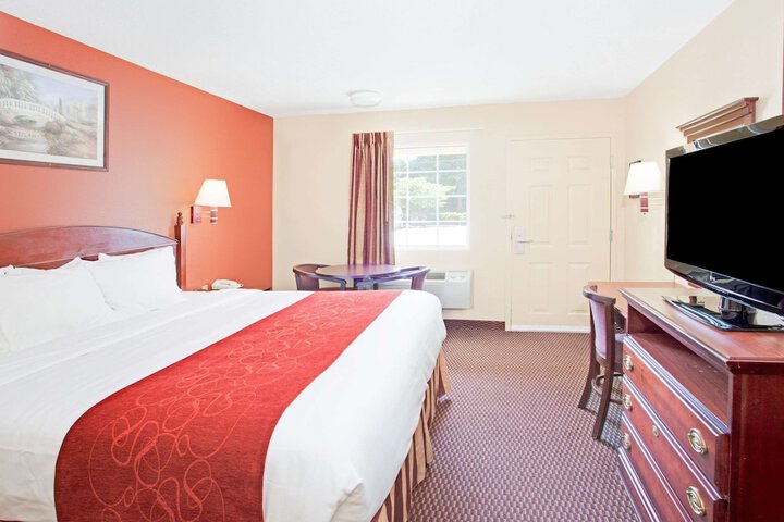 Room 6 of 16