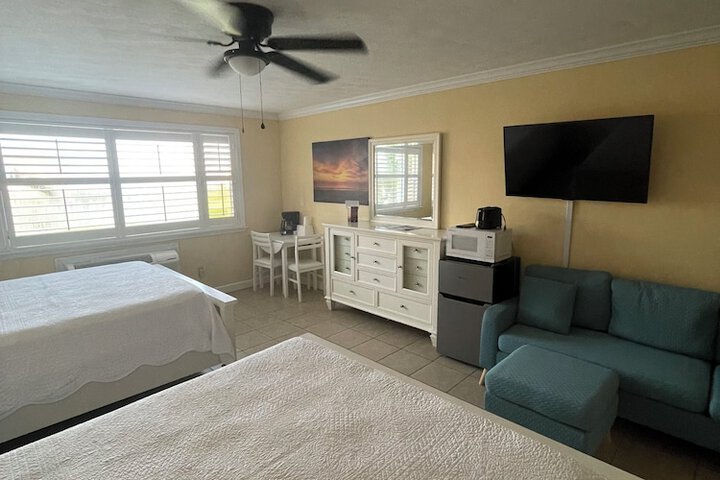 Coral Sands Inn