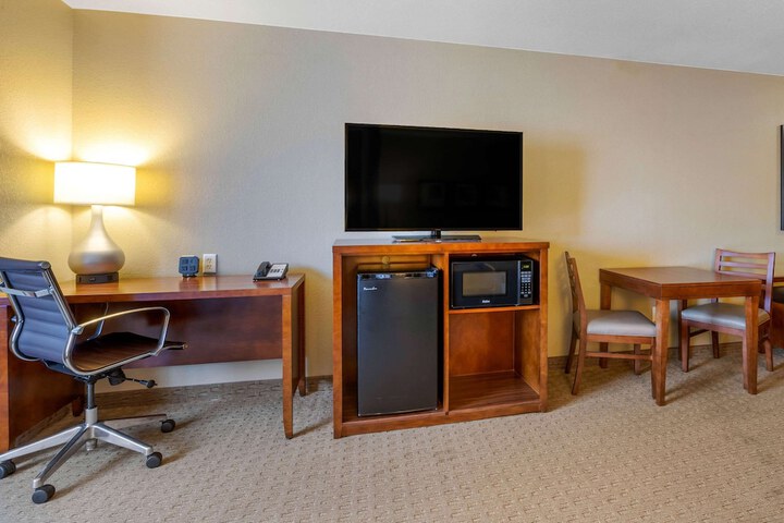 Room 30 of 48