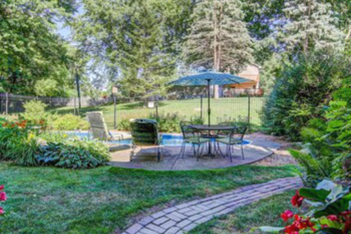 James Mulvey Carriage House Inn