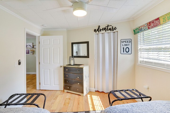 Lake Wales Vacation Rental w / Screened-in Porch!